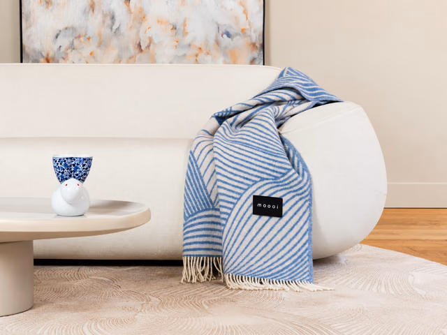 Techno Bee Blanket by Moooi