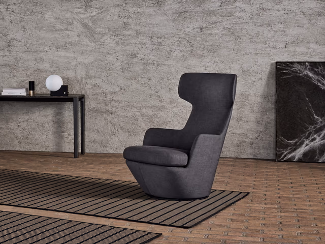 My Turn Lounge Chair by Bensen