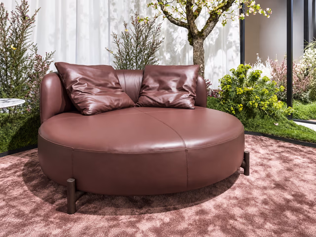 Amalia Loveseat by Natuzzi Italia