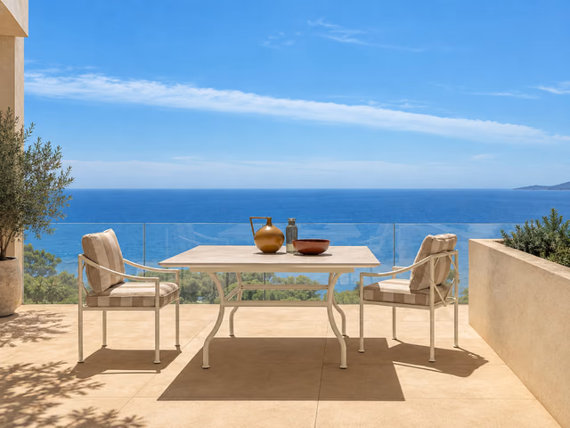 Capri Dining Table 150 × 150 by Talenti