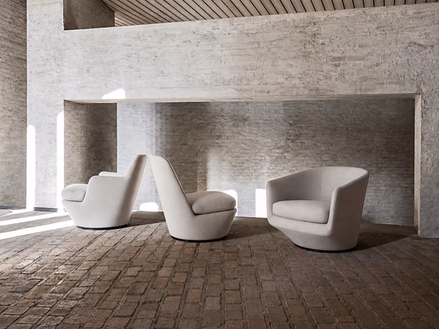 U Turn Lounge Chair by Bensen