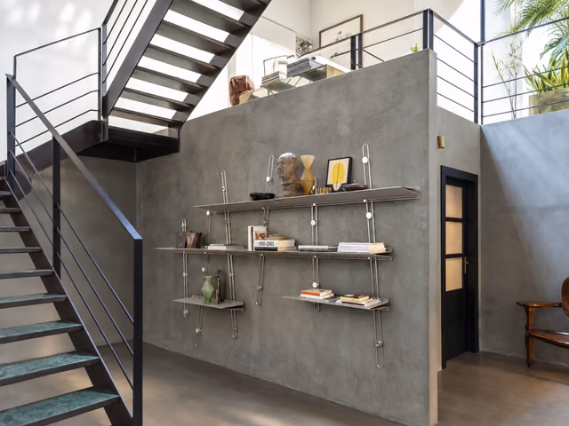 Free.Dot Bookshelf by Mogg