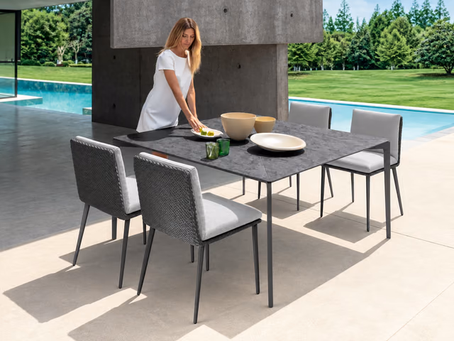 Leaf 150 × 150 Dining Table by Talenti
