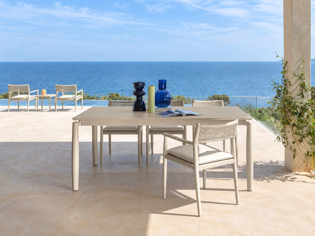 Dolcevita//Alu Dining Table H66 by Talenti