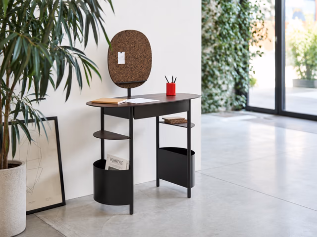 Vanilla Desk by Opinion Ciatti