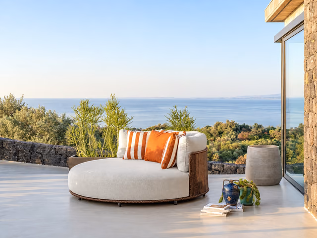 Bond Daybed by Talenti