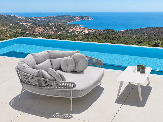 Moon//Alu Daybed by Talenti