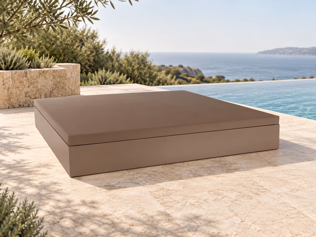 Jut Chill Daybed by Vondom