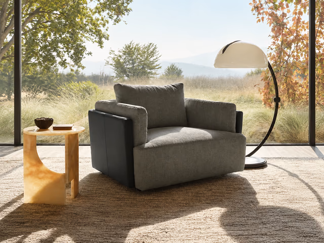 Sunset Swivel Armchair by Nicoline