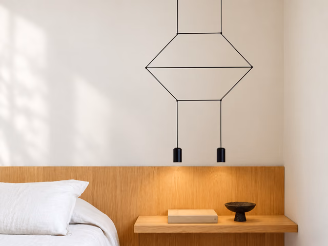 Wireflow Lineal Pendant Lamp by Vibia