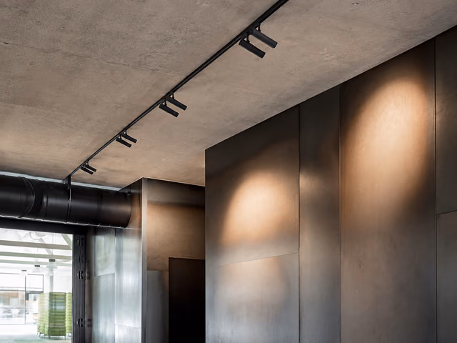 Atom 120 Spotlight, Zero Track by Flos