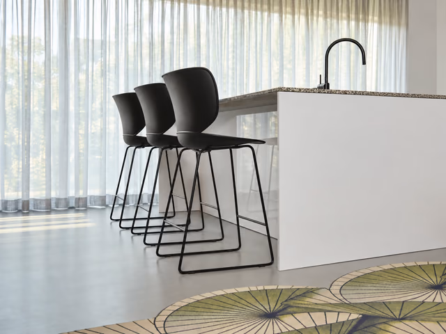 Hana Bar Stool Un-Upholstered Set of 2 by Moooi