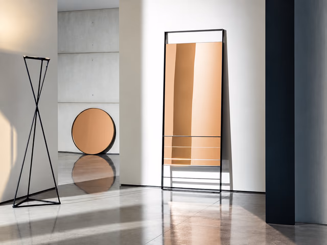 Visual Linear Mirror by Sovet