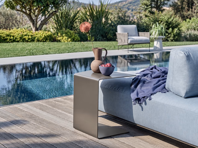 Loman Outdoor Side Table by Ditre Italia