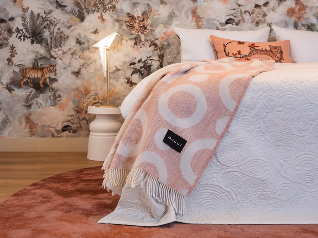 Umbrella Squid Blanket by Moooi