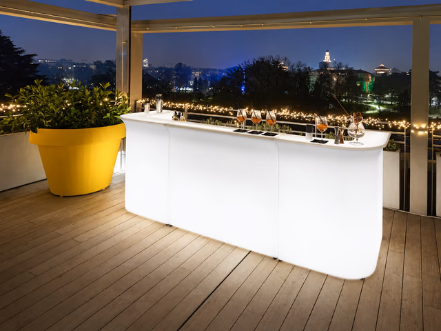 Break Corner Bar Counter by Slide