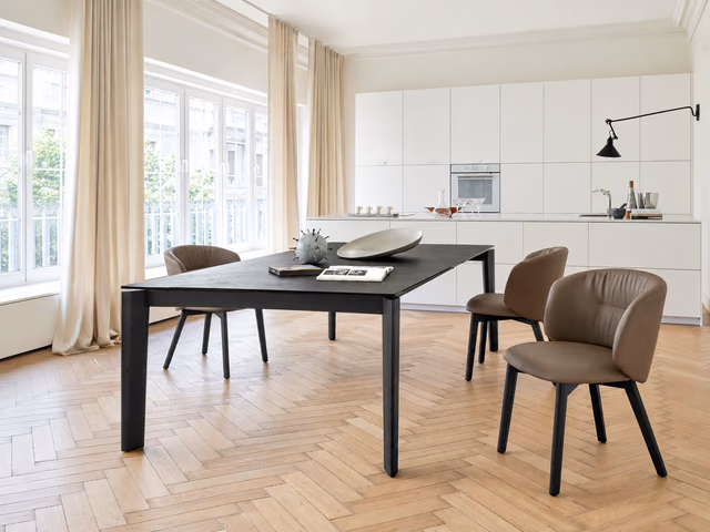 Dogma Extendable Dining Table by Calligaris