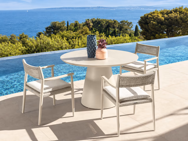 Dolcevita//Alu Dining Table D90 by Talenti