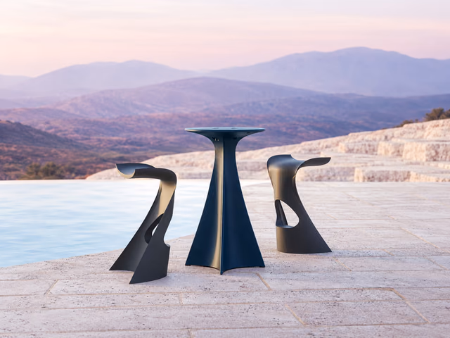 Jet Table by Slide