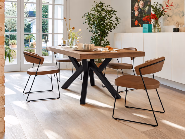 Mikado Dining Table, Extendable by Connubia