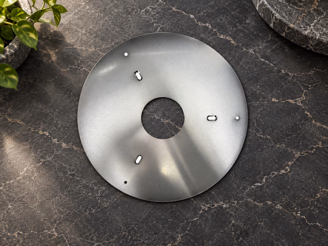 Fluo Metal Base by Slide