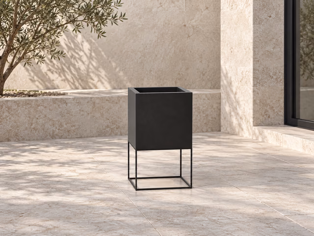 Vela Maceteros Planter by Vondom
