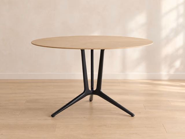 Trail Round Table by LaPalma