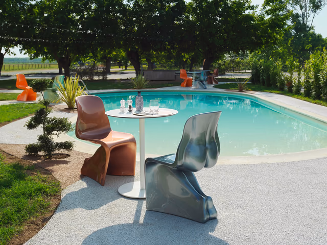 Him Glossy Chair by Casamania