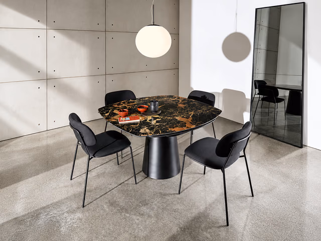 Totem Extendable Table by Sovet