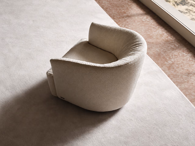 Lady Swivel Armchair by Nicoline