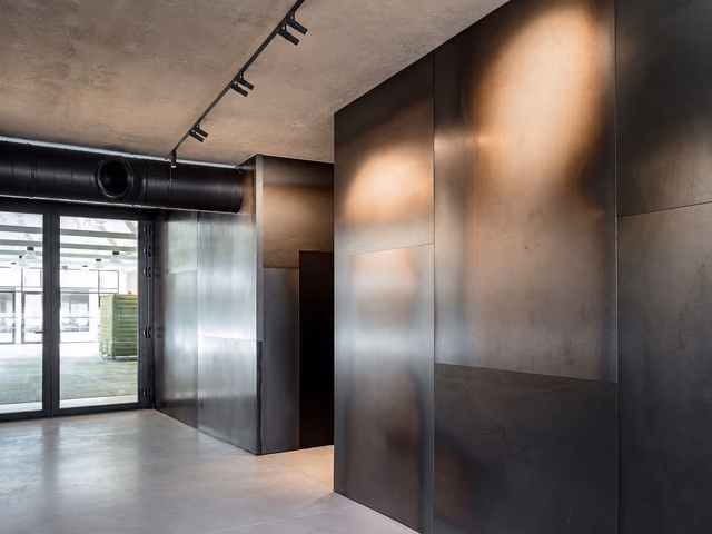 Atom 90 Spotlight, Zero Track by Flos