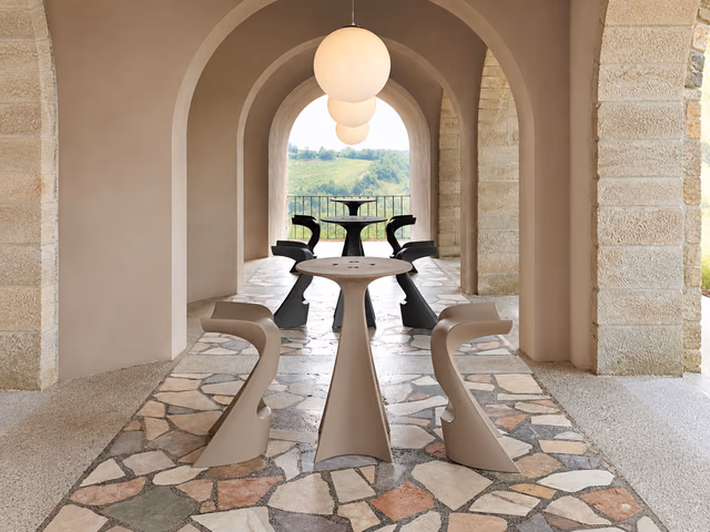 Jet Next Table by Slide