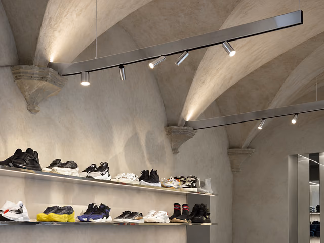 The Tracking Magnet Suspension Up&Down Track by Flos